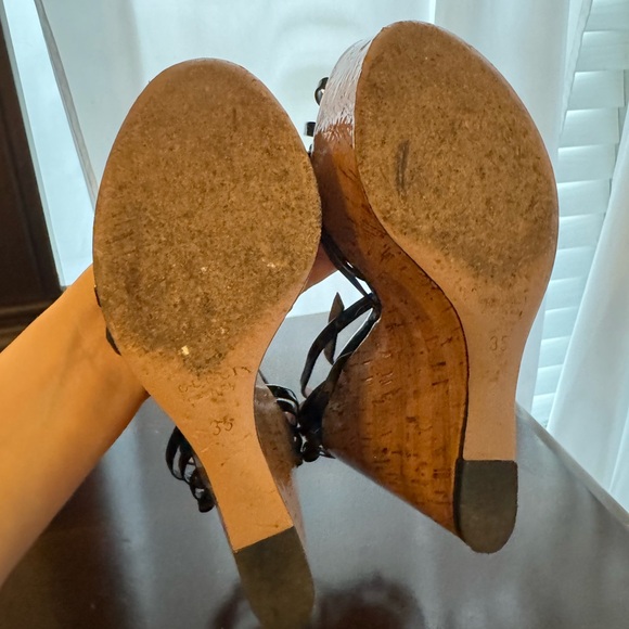 Authentic Gucci Sz. 35. Wedges - Picture 8 of 8